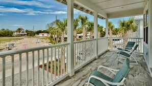 Maison, 4 chambres | Balcon