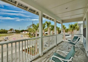 Maison, 4 chambres | Balcon