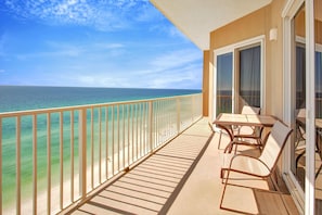 Condo, 3 chambres | Balcon