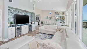 House, 6 Bedrooms | Living room - 17811 Front Beach by Forehand Rentals (Panama City Beach)