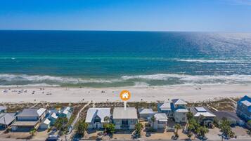 House, 6 Bedrooms | Beach | On the beach