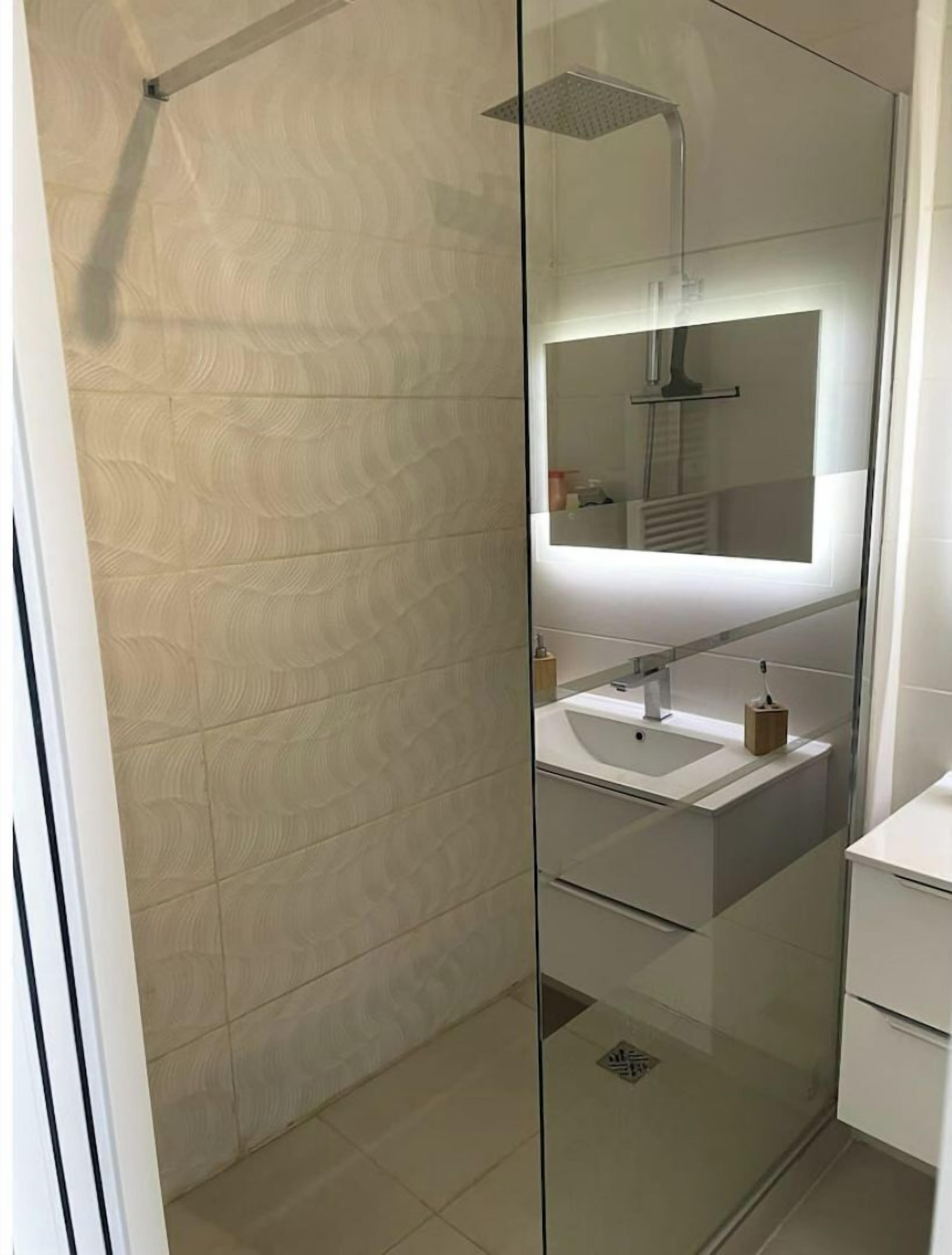 Doccia, asciugacapelli