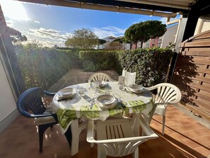 Unclassified image, 4 of 14, button