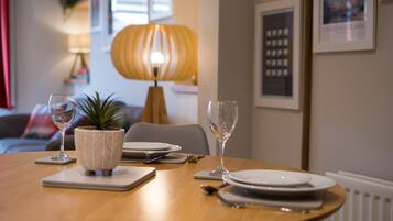 Cottage | Private kitchen | Fridge, microwave, dishwasher, electric kettle