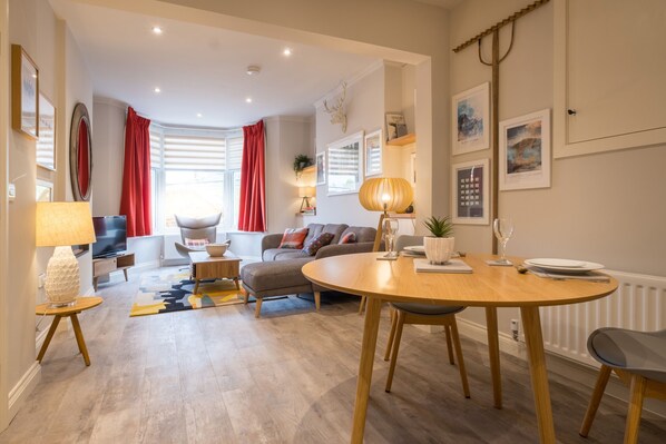 Cottage | Interior