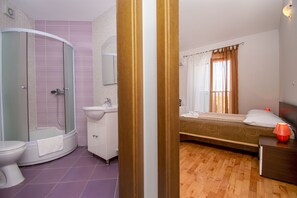 Shower - Studio apartment*** - PremanturaDom (Premantura)