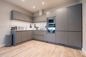 村舍 | 私人厨房 | 冰箱、洗碗机、电热水壶、烤面包机