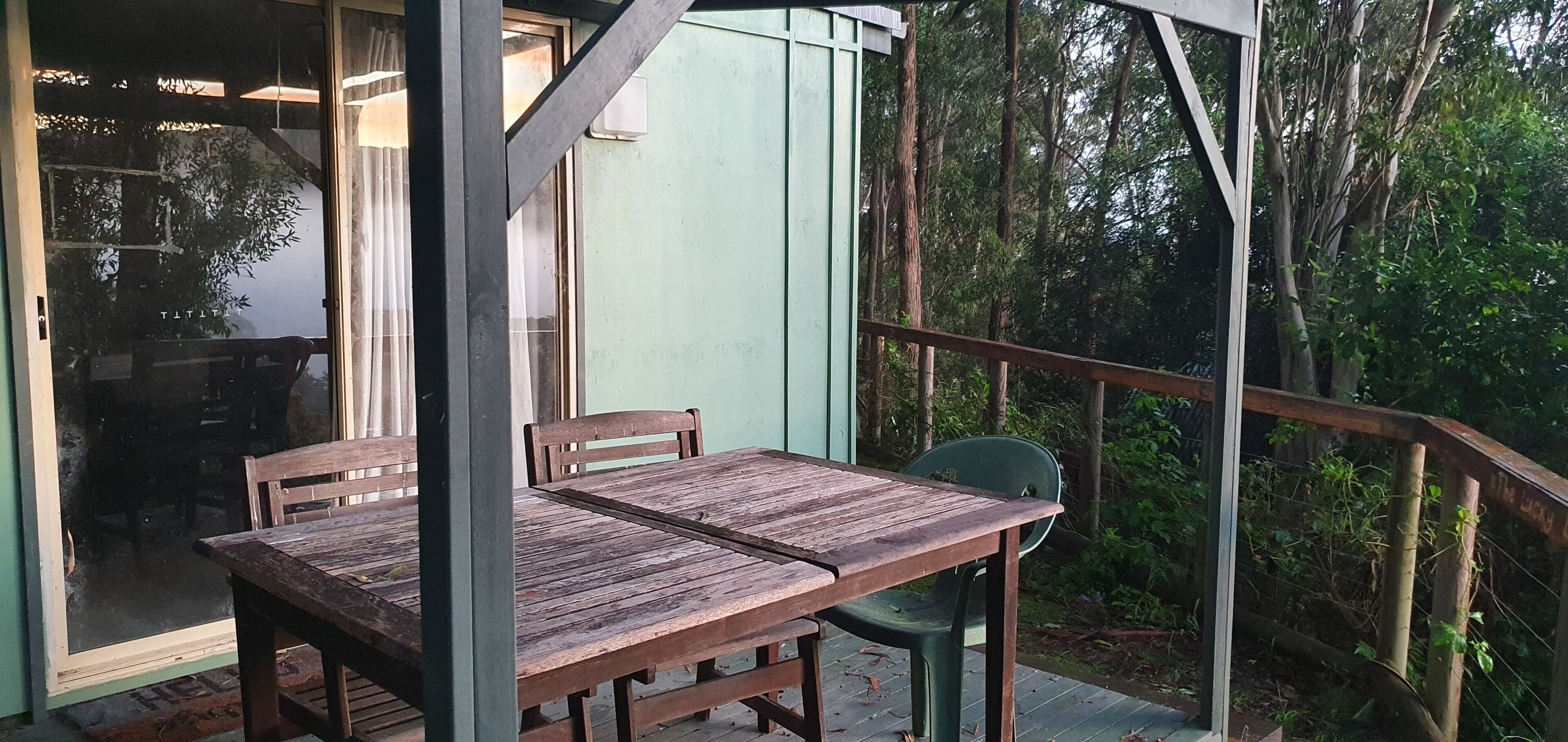 One bedroom house with detached bedroom / studio — image 10