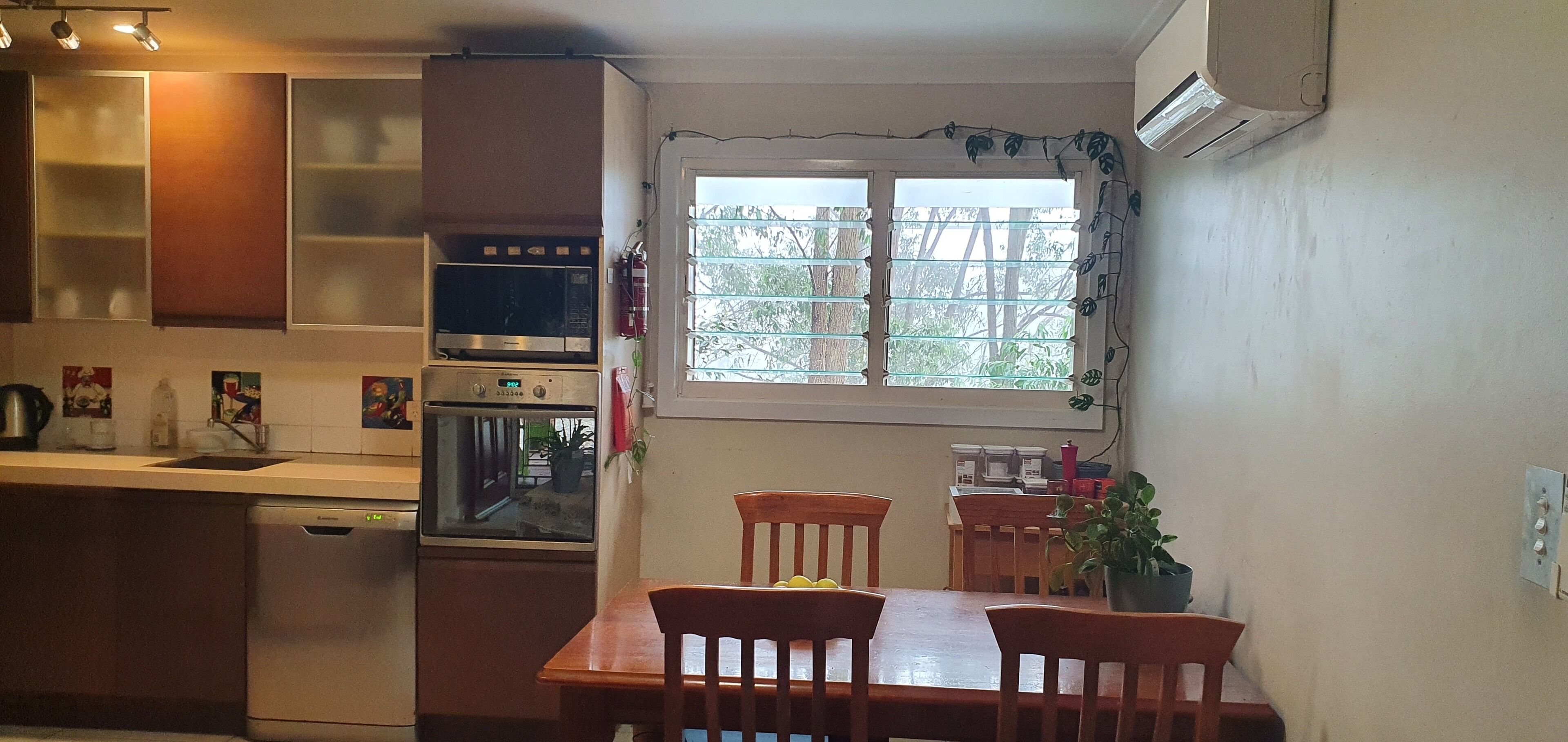 One bedroom house with detached bedroom / studio — image 18