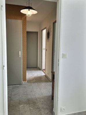 Interior - Breathtaking views/standing/all on foot (Saint-Raphaël)