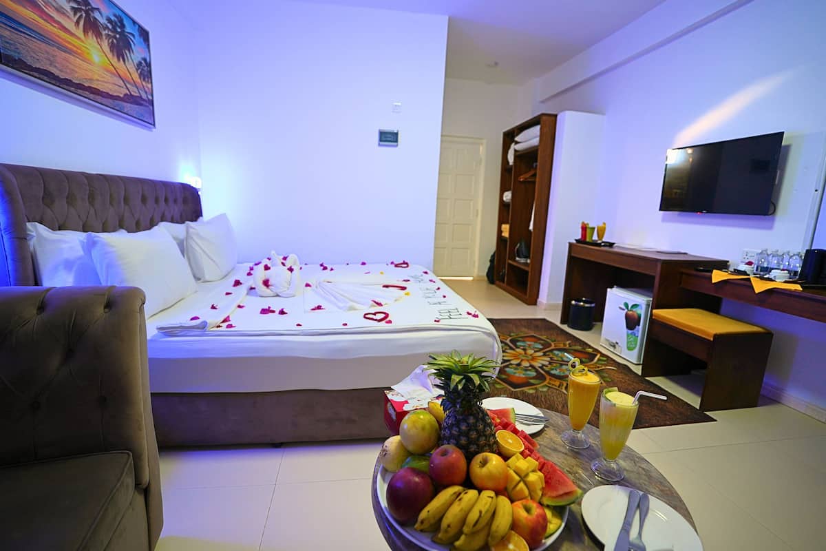 Ropa de cama hipoalergénica, cubrecamas y minibar