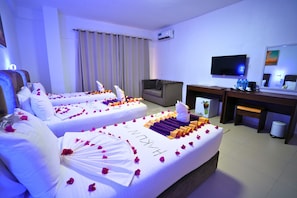 Elite Triple Room | Hypo-allergenic bedding, down duvets, minibar, in-room safe