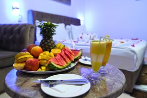 Habitación doble Elite | Ropa de cama hipoalergénica, edredón y minibar