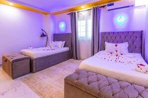 Literie hypoallergénique, couette en duvet d'oie, minibar