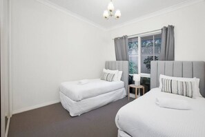 3 bedrooms, iron/ironing board, WiFi
