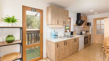 Køleskab, mikrobølgeovn, ovn, opvaskemaskine