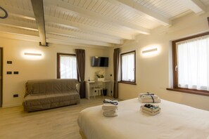 1 bedroom, iron/ironing board, free WiFi, bed sheets - Cà Nova, Train Station and City Center (Veneto)