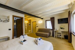 1 chambre, fer et planche à repasser, Wi-Fi gratuit, draps fournis