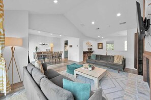 Smart-TV, peis og kontorer