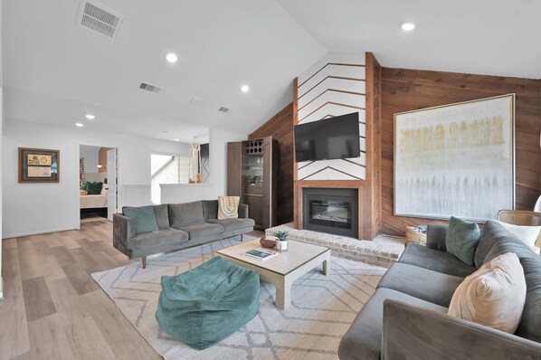 Smart-TV, peis og kontorer