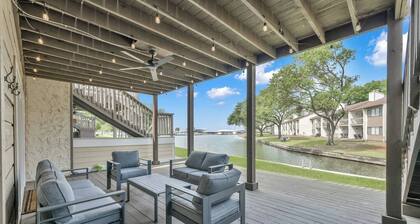 Dock your boat / Paddle Boards / Floats / King Bed