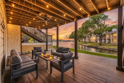 Lakeside Getaway - Quiet Canal - Park Your Boat - 4 Bed Townhouse by EverSan Cooper Getaways