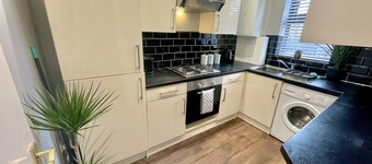 A Cozy Oasis - A Stroll from Gardens to Beach