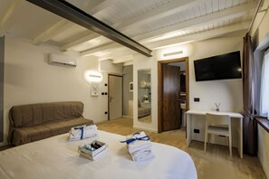 1 chambre, fer et planche à repasser, Wi-Fi gratuit, draps fournis