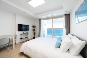 Studio Full Ocean | Ropa de cama de alta calidad, escritorio, cortinas opacas