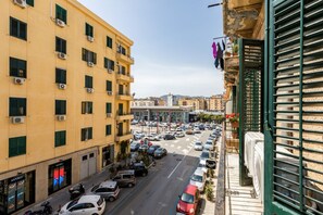 View from property - Bright 70sqm apartment, able to accommodate up to 7 people, located on the 2nd floor of a renovated building with an elevator. The flat is located in a neighborhood equipped with every essential service, near the Villa Trabia and Giardino Inglese, and we (Palermo)