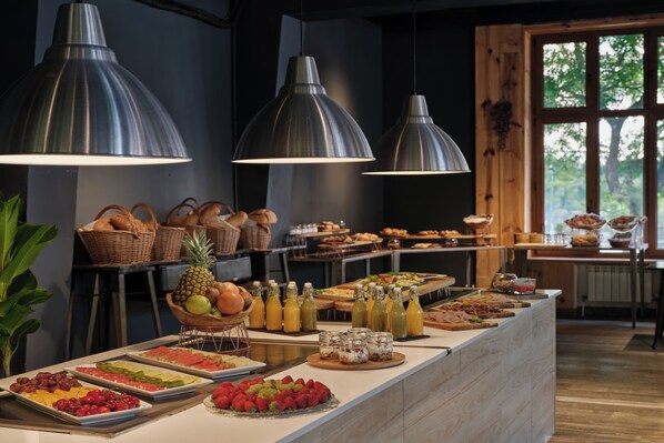 Daily buffet breakfast (EUR 14 per person)