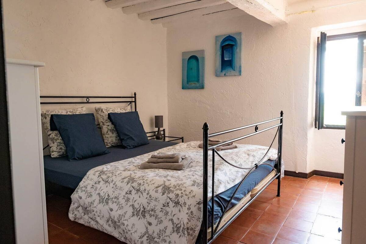 Select Comfort beds, travel crib, WiFi, individually decorated