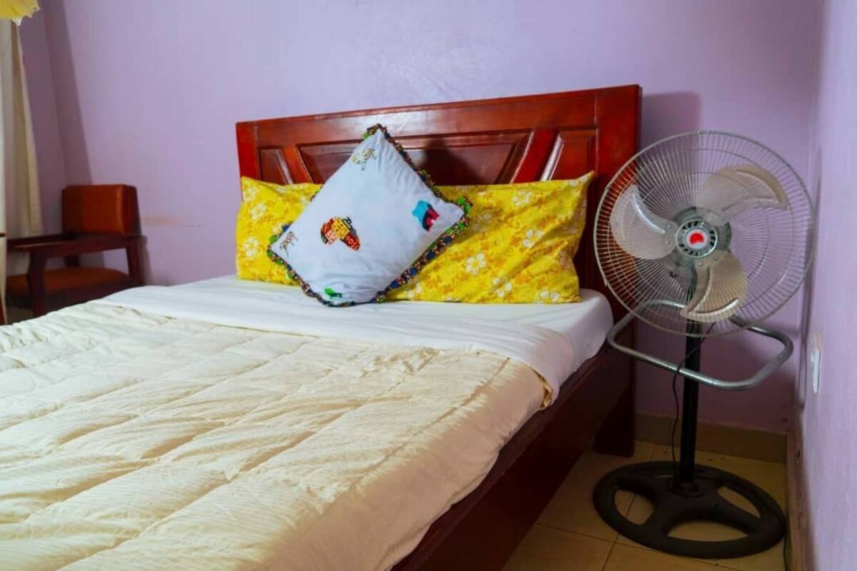 Standard Double Room | Desk, laptop workspace, blackout curtains, soundproofing
