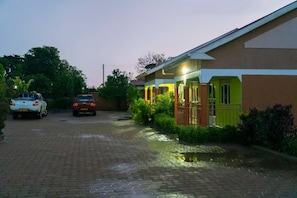 Free self parking - Gugga Resort (Soroti)