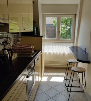 Réfrigérateur, micro-ondes, four, lave-vaisselle