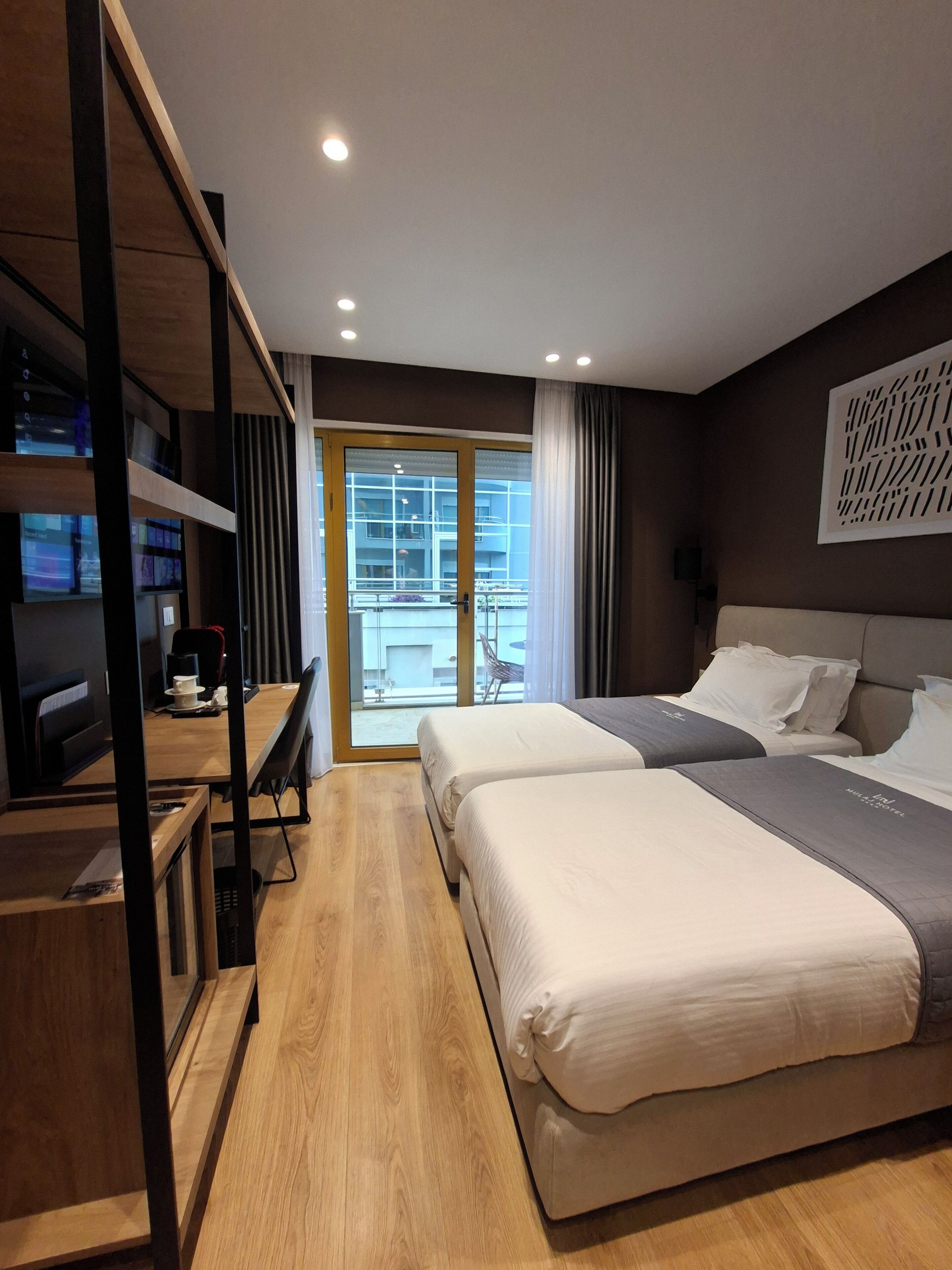 60-英寸智能电视（配备有线频道）