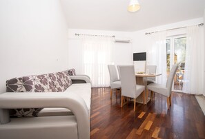 TV - 1-bedroom apartment*** - PremanturaDom (Premantura)