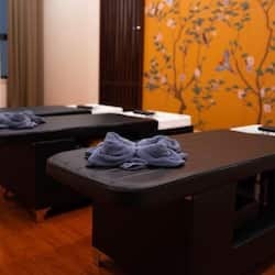 Couples treatment rooms, body treatments, massages