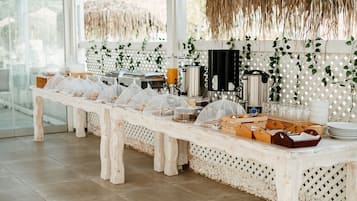 Petit déjeuner buffet compris tous les jours