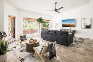 Smart TV, fireplace, video games, offices - NEW Remodeled Sanctuary in the heart of Sedona (Sedona)
