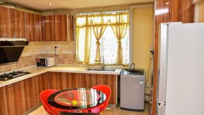 Apartment | Private kitchen - Magnificent Serviced 1 and 2 Bedroom Apartments (Kampala)