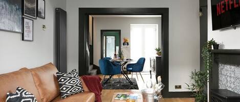 House (2 Bedrooms) | Living area | TV