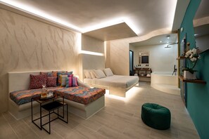 Saint Suite with indoor Jacuzzi bathtub | 埃及棉床單、高級寢具、舒適加層、客房內保險箱