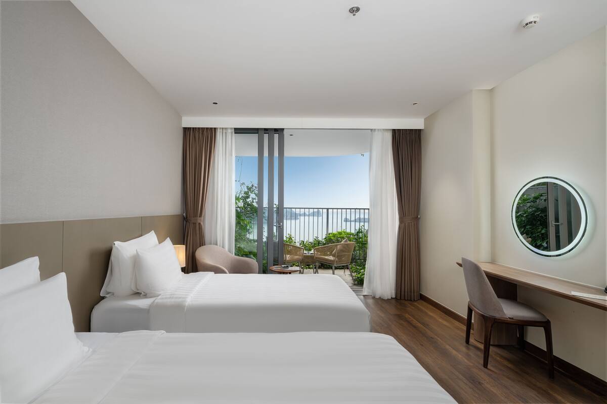 Minibar, in-room safe, iron/ironing board, free WiFi