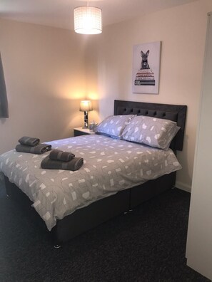 2 Schlafzimmer, Bügeleisen/Bügelbrett, kostenloses WLAN, Bettwäsche