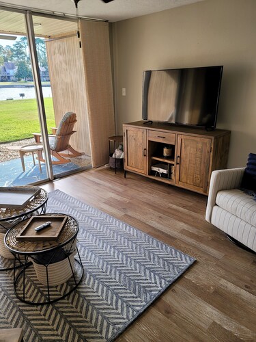 Ground Floor Waterfront Condo!