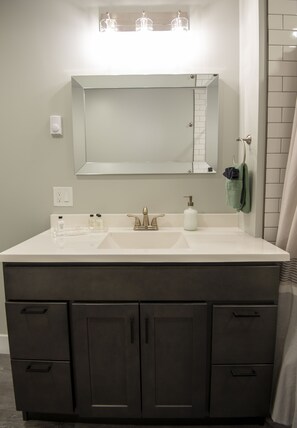 Departamento, baño privado (Creekside Waterfall ) | Baño