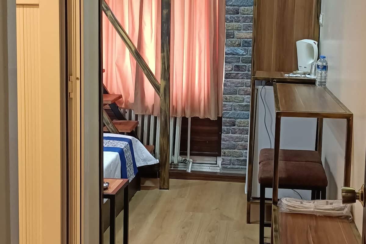 1 bedroom, free minibar items, free wifi, bed sheets