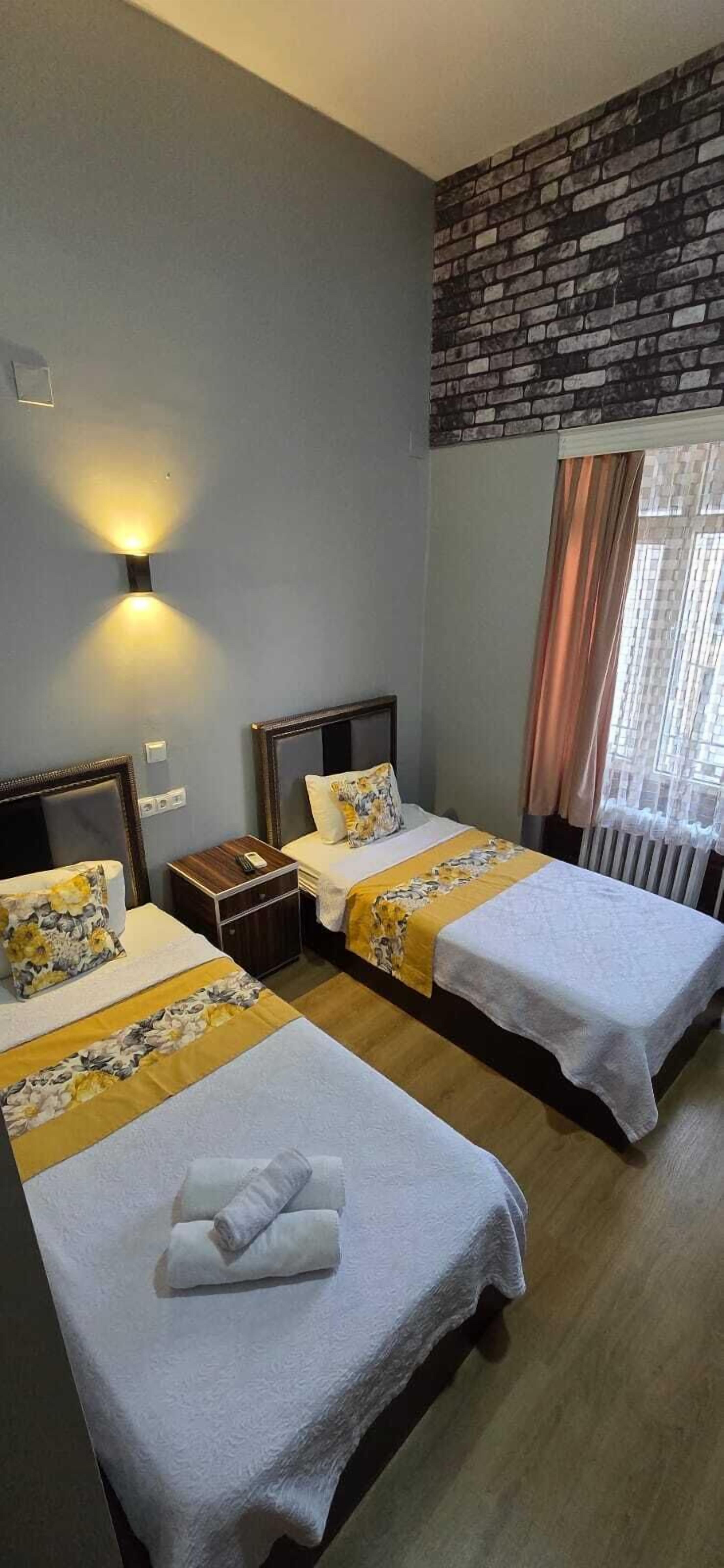 Deluxe Twin Room | Free minibar items, free WiFi, bed sheets