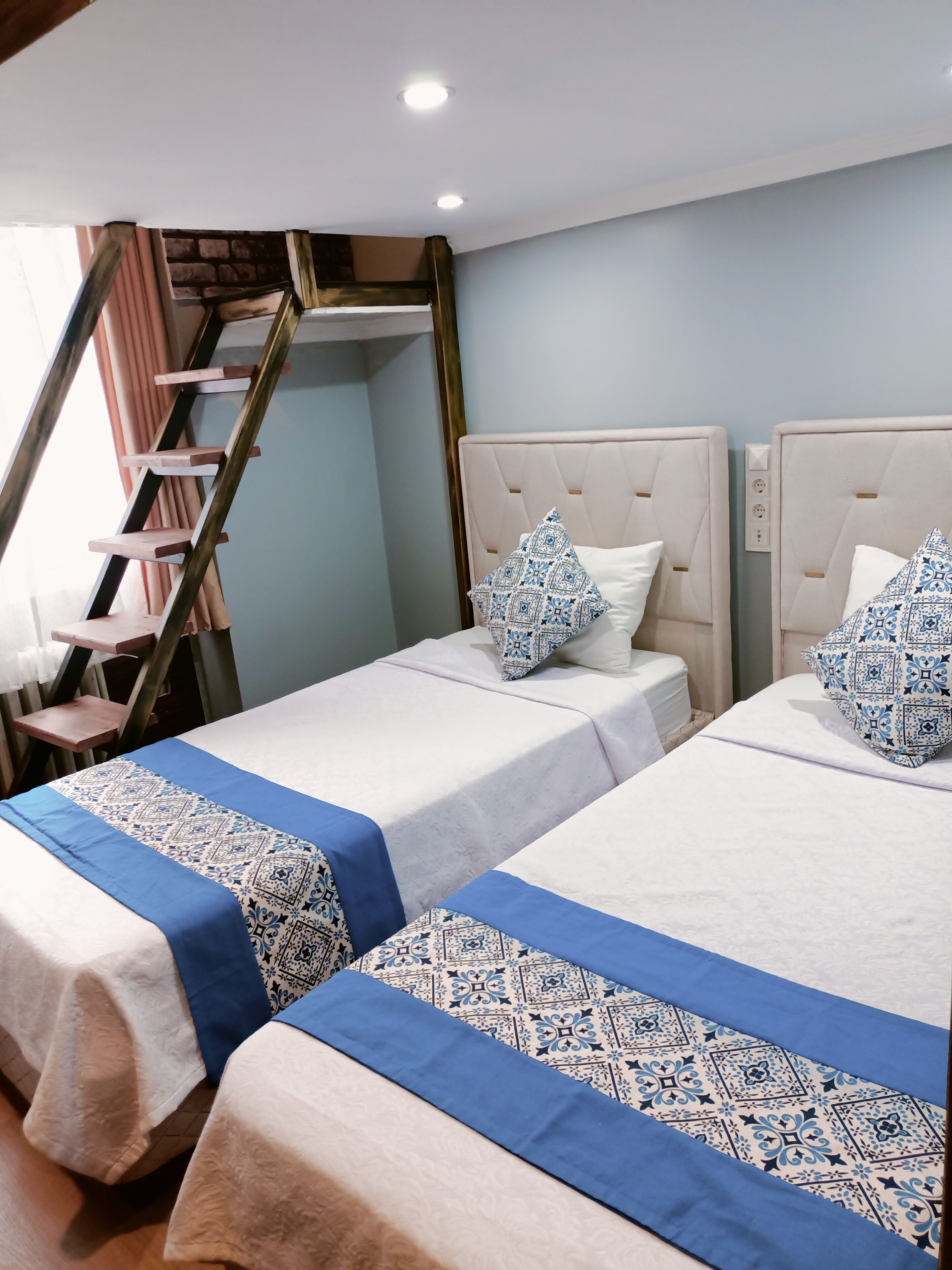 1 bedroom, free minibar items, free wifi, bed sheets